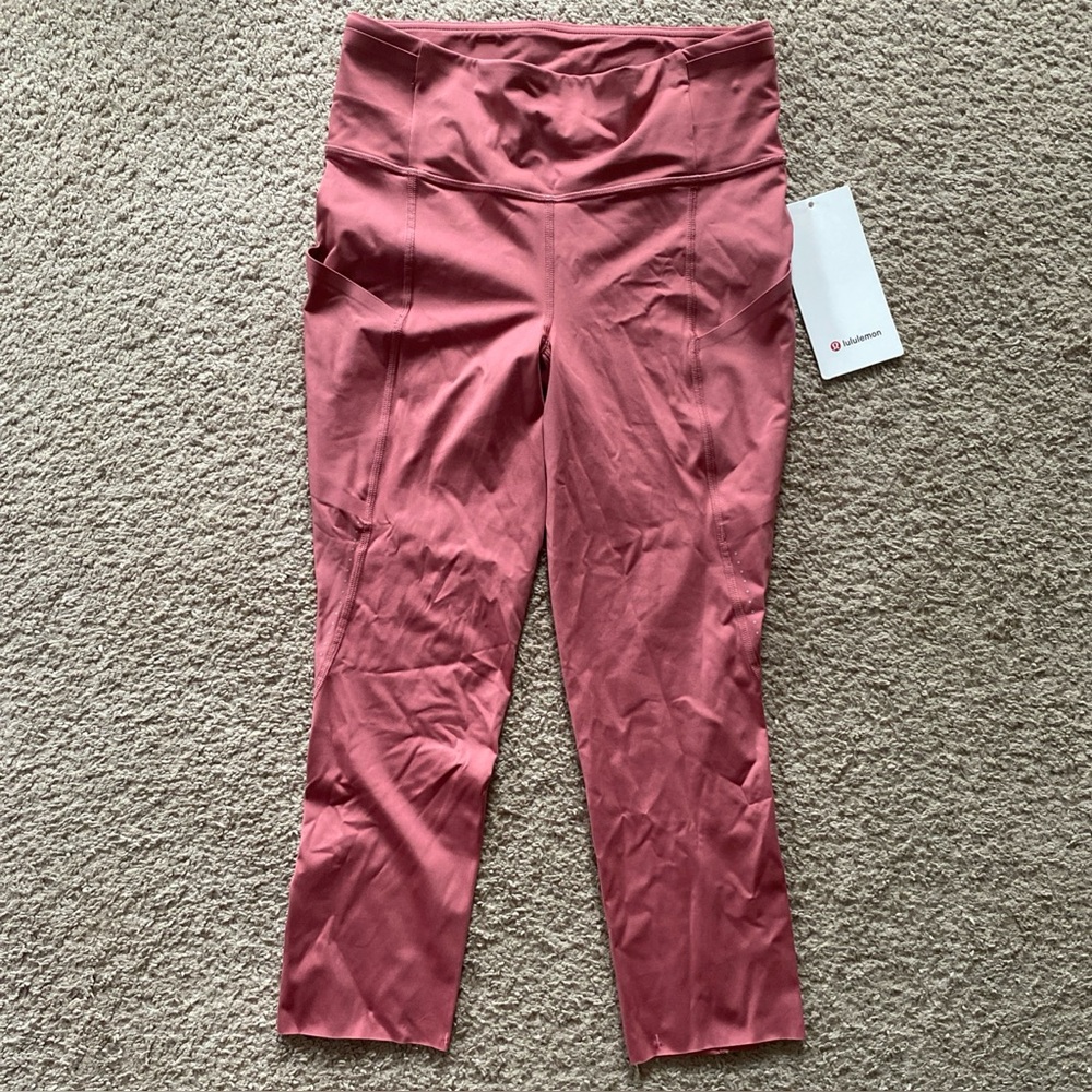 Lululemon‎ Fast Free High Rise Crop 21" Elite Cherry Tint Women's Size 6
